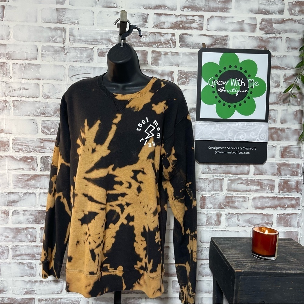 Hanes Black and Tan Oversized Graphic Hoodie